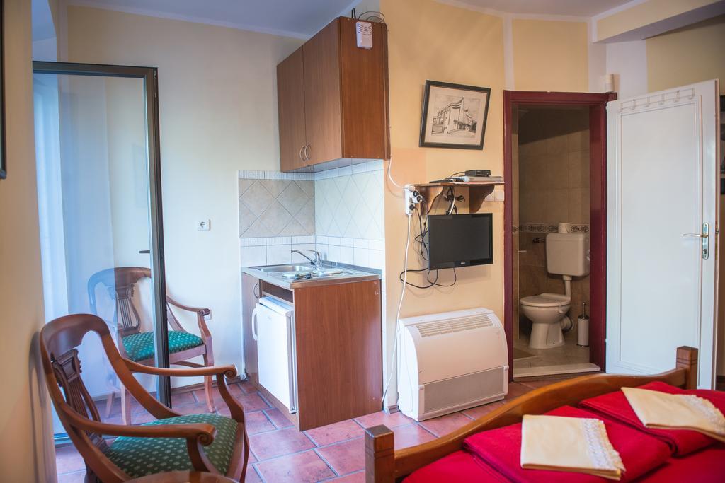 Apartments Villa Ferri Kotor Exterior photo